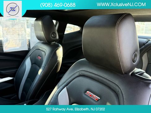 Used 2022 Chevrolet Camaro SS w/ Design Package 2 image 10