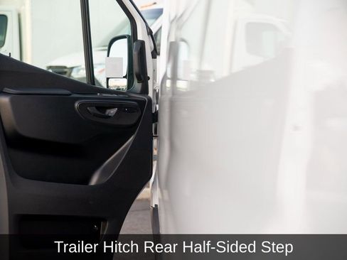 Used 2025 Mercedes-Benz Sprinter 2500 image 26