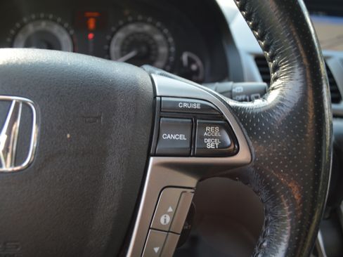 Used 2016 Honda Odyssey Touring Elite image 16