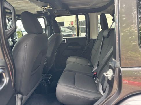 Used 2021 Jeep Wrangler Unlimited Sahara w/ Uconnect 4C Nav & Sound Group image 17