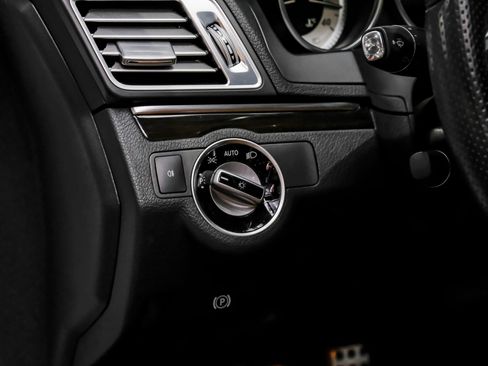 Used 2017 Mercedes-Benz E 400 4MATIC Coupe image 29