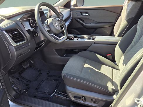 Used 2022 Nissan Rogue SV image 14