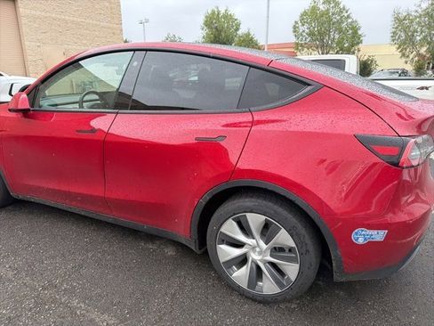 Used 2021 Tesla Model Y Long Range image 14