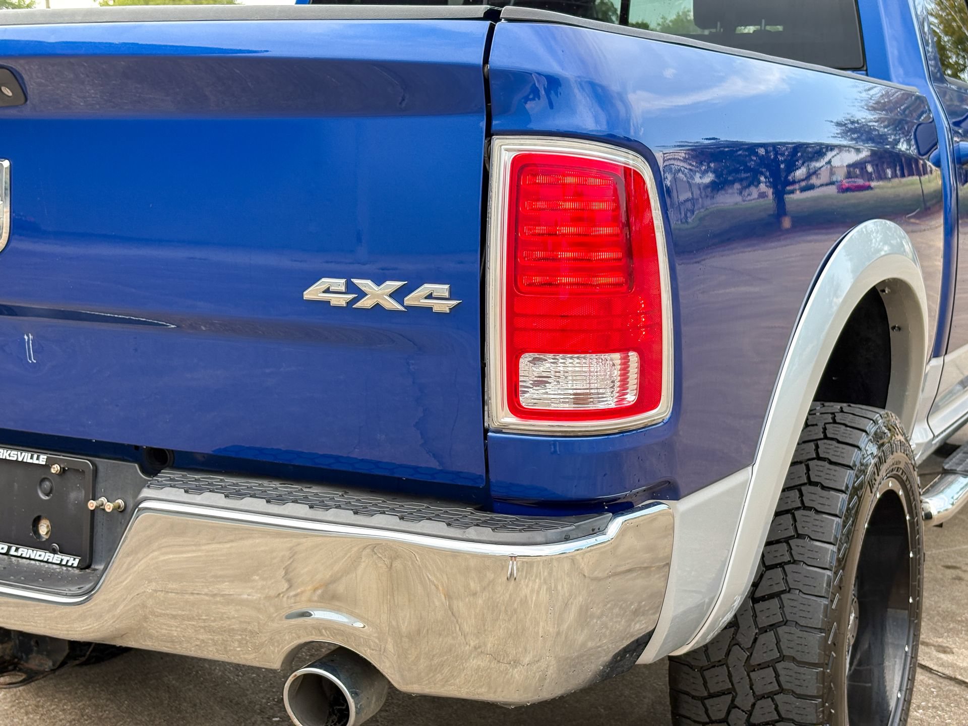 Used 2016 RAM 1500 Laramie w/ Convenience Group AWD/4WD image 14