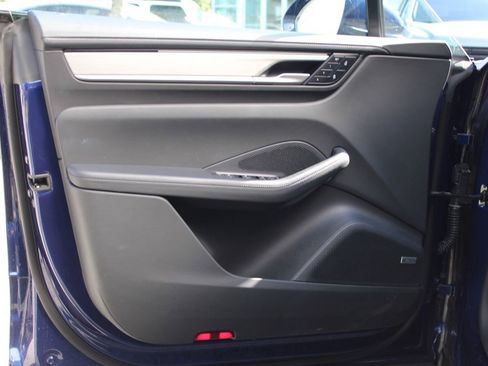 Used 2024 Porsche Macan 4 Electric image 13