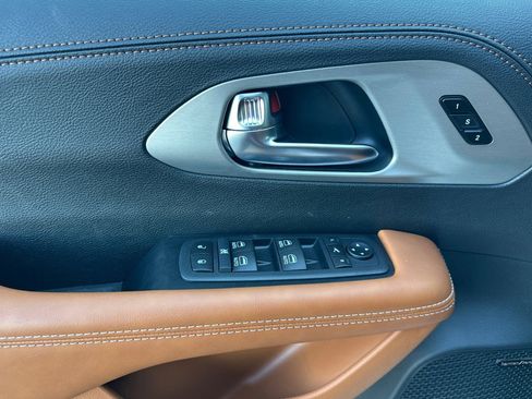 New 2026 Chrysler Pacifica Pinnacle image 12