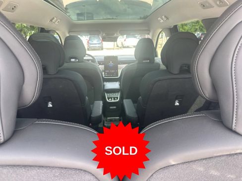 Certified 2025 Volvo EX90 Plus AWD/4WD image 19