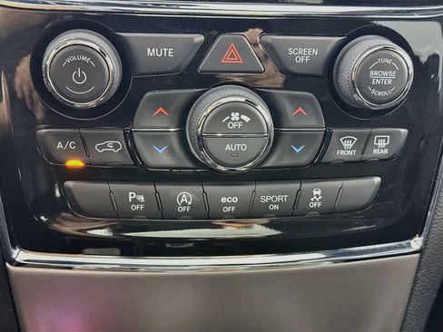 Used 2021 Jeep Grand Cherokee Limited w/ Luxury Group II AWD/4WD image 17