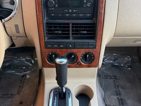 Used 2006 Ford Explorer Eddie Bauer image 6