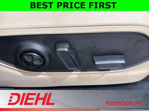 New 2025 Jeep Grand Cherokee Limited w/ Black Appearance Package image 15