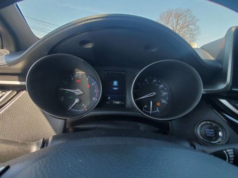 Used 2018 Toyota C-HR XLE image 17