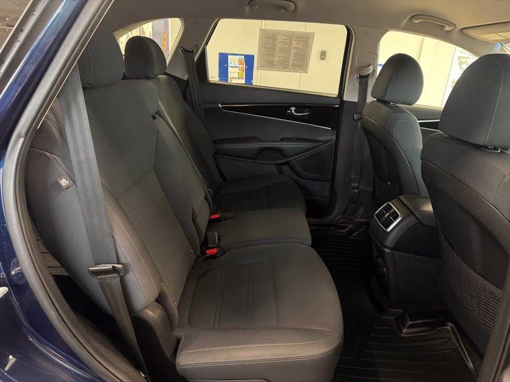 Used 2019 Kia Sorento AWD w/ LX Convenience Package image 49