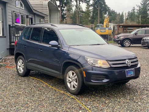 Used 2016 Volkswagen Tiguan S image 3