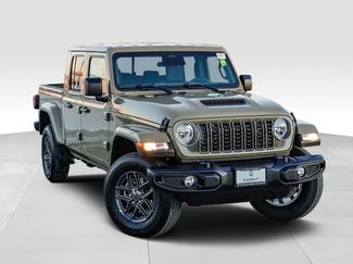 New 2026 Jeep Gladiator Sport video 2