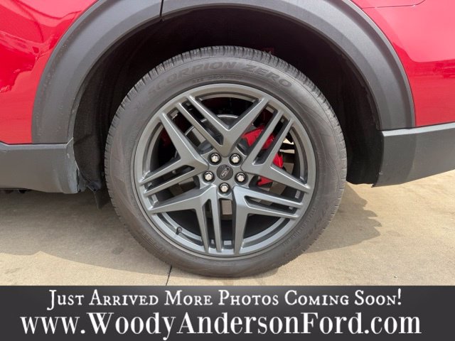 Used 2025 Ford Explorer ST AWD/4WD image 6