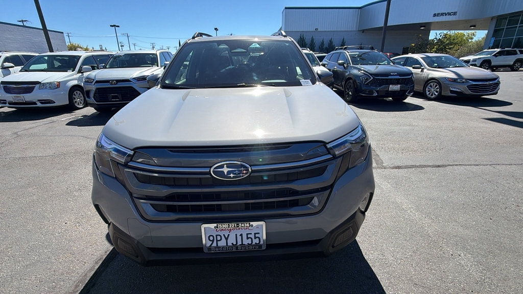 Used 2025 Subaru Forester Premium AWD/4WD image 8