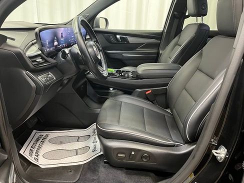 Used 2025 Buick Enclave Preferred image 5