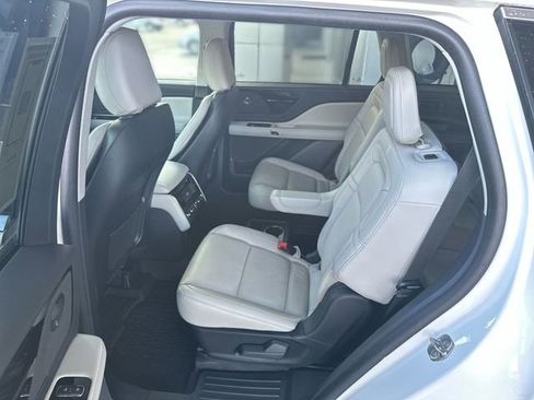 Used 2025 Lincoln Aviator Reserve w/ Illumination Package AWD/4WD image 24