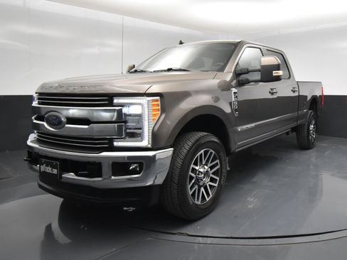 Used 2019 Ford F250 Lariat w/ Lariat Ultimate Package image 2