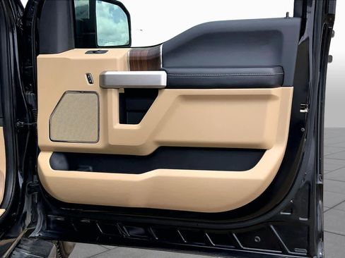 Used 2015 Ford F150 Lariat w/ Equipment Group 502A Luxury AWD/4WD image 23