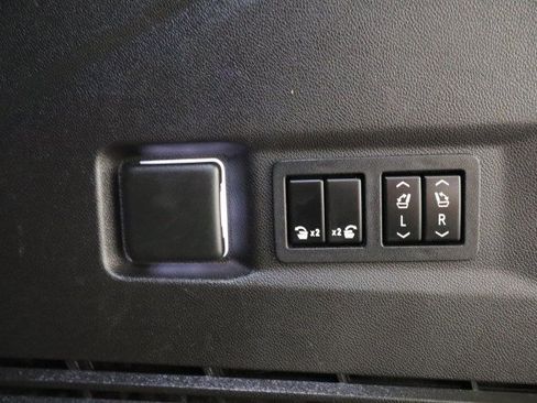 Used 2021 Chevrolet Tahoe High Country RWD image 37