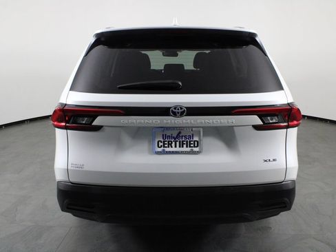Used 2024 Toyota Grand Highlander FWD image 10