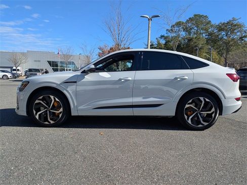 Used 2023 Audi e-tron Premium Plus w/ Premium Plus Package image 6