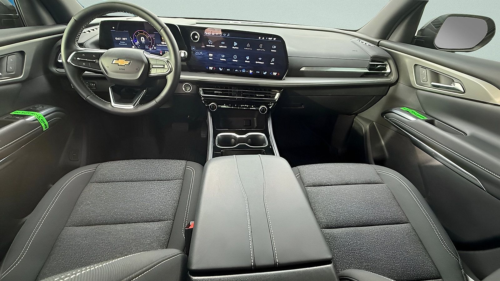 Used 2025 Chevrolet Traverse LT w/ Sun and Wheel Package AWD/4WD image 14