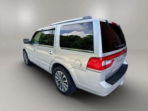 Used 2015 Lincoln Navigator 4WD image 3