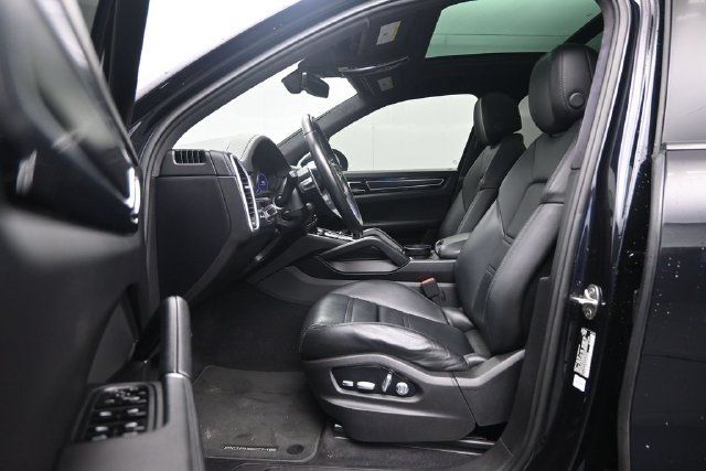 Used 2021 Porsche Cayenne GTS AWD/4WD image 17