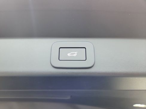 New 2025 Land Rover Range Rover Sport Dynamic SE image 14