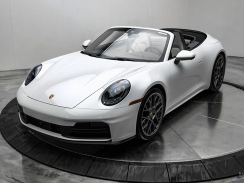 Used 2025 Porsche 911 Carrera RWD image 7