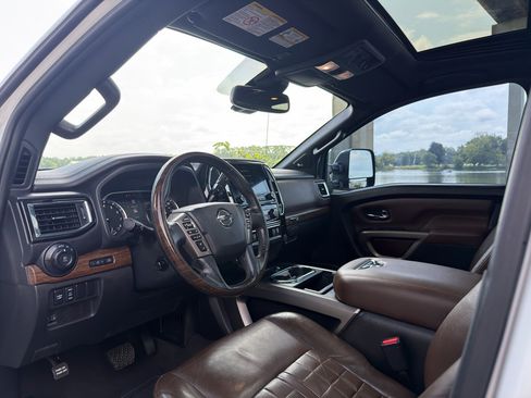 Used 2021 Nissan Titan Platinum Reserve w/ Moonroof Package AWD/4WD image 12