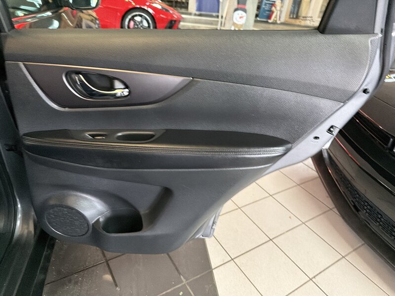 Used 2016 Nissan Rogue S FWD image 21