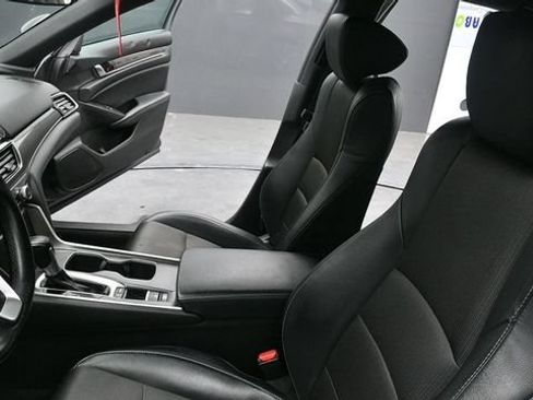 Used 2018 Honda Accord Sport image 17