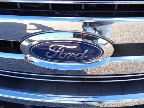 Used 2017 Ford F250 Lariat w/ Lariat Value Package image 33