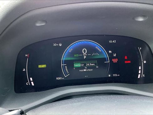 Used 2025 Toyota Camry SE image 25