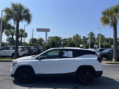 Used 2023 GMC Terrain SLE w/ Elevation Edition FWD image 7