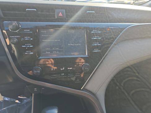 Used 2018 Toyota Camry SE image 22