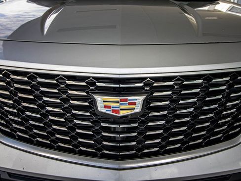 Used 2019 Cadillac XT4 Premium Luxury image 8