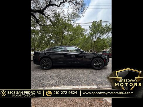 Used 2021 Dodge Charger SXT w/ Driver Convenience Group AWD/4WD image 2