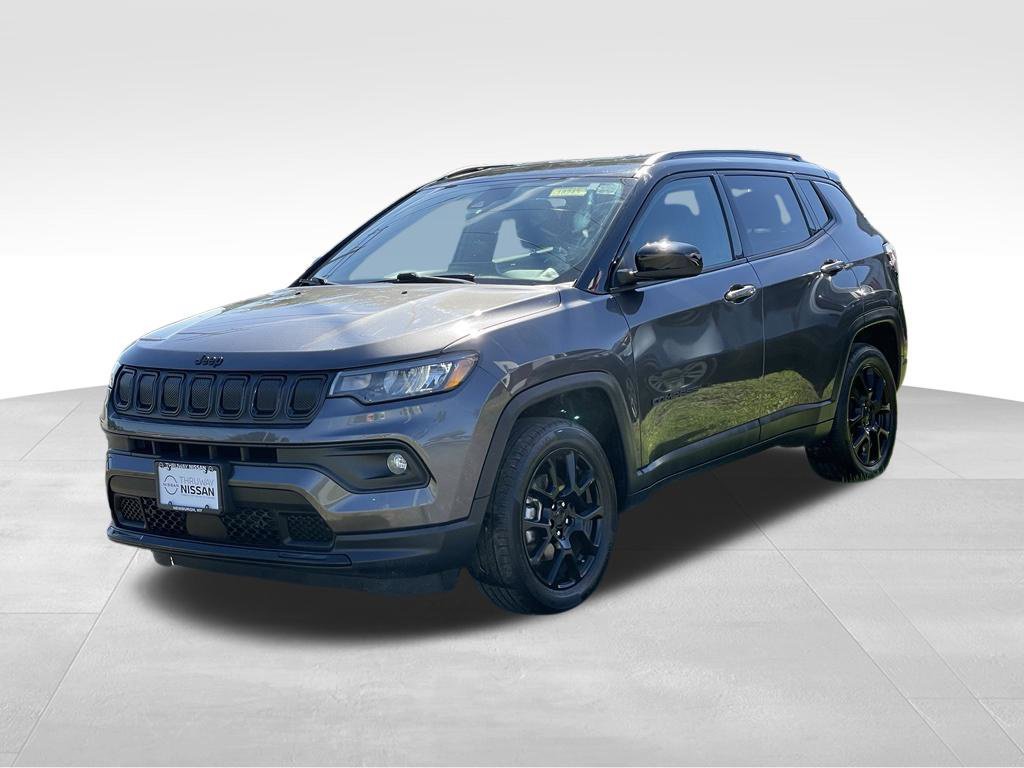 Used 2022 Jeep Compass Latitude AWD/4WD image 2