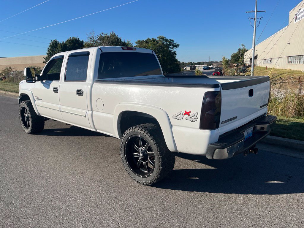 Used 2005 Chevrolet Silverado 2500 LT w/ Heavy-Duty Power Package AWD/4WD image 4