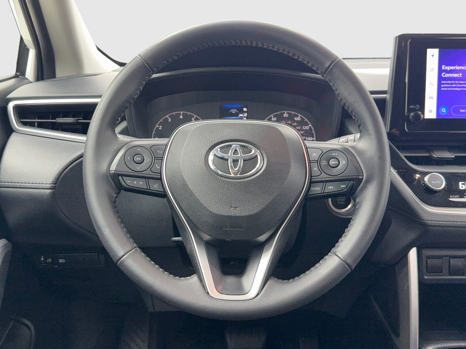 Used 2023 Toyota Corolla Cross LE FWD image 38