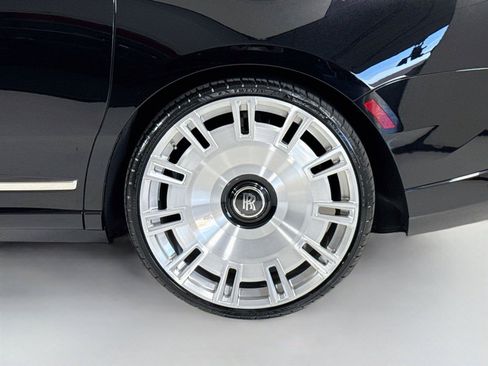 Used 2025 Rolls-Royce Cullinan AWD/4WD image 39