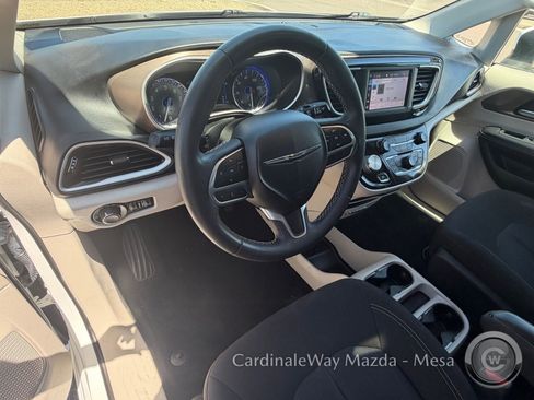 Used 2022 Chrysler Voyager LX FWD image 15