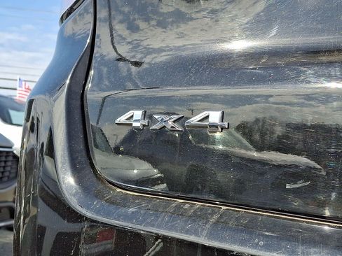 Used 2017 Jeep Compass Limited w/ Navigation Group image 31