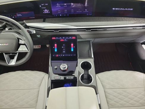 Certified 2026 Cadillac Escalade V AWD/4WD image 16