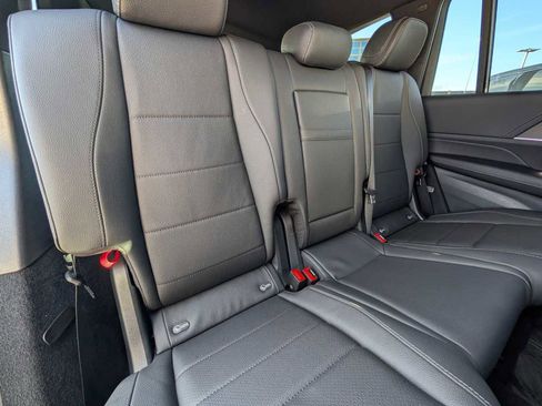 Certified 2025 Mercedes-Benz GLS 450 4MATIC image 27