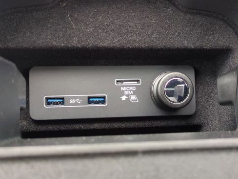 Used 2021 Land Rover Range Rover Sport HST image 31